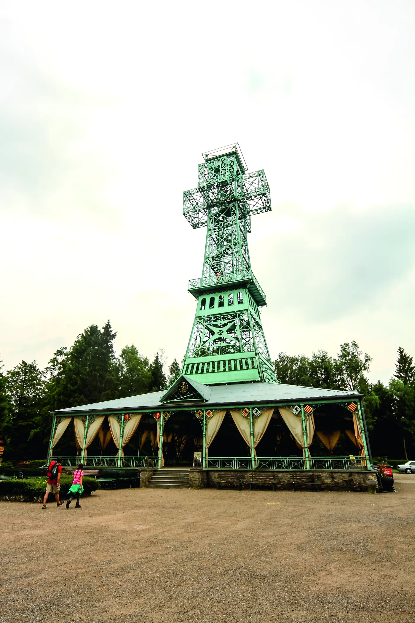 Josephskreuz auf dem Großen Auerberg – Stahlfachwerkturm in Form eines Doppelkreuzes Josephskreuz auf dem Großen Auerberg – Stahlfachwerkturm in Form eines Doppelkreuzes